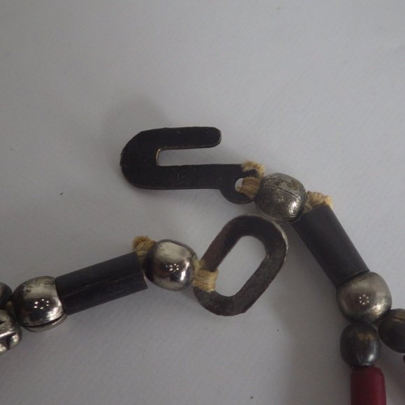 Amazing Monies StyleTribal Strand Elongated Oxblood Red Horn & Pewter Necklace - Picture 7 of 8